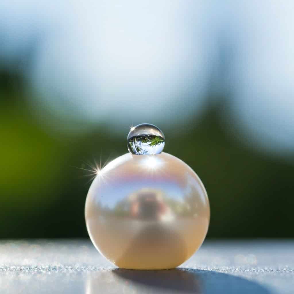 Kwas hialuronowy: sekret nawilżonej i odmłodzonej skóry