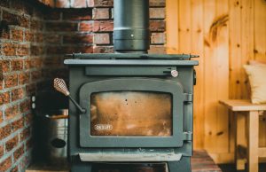 Piec metalowy – szybkie ciepło, elastyczny montaż i nowoczesny wygląd