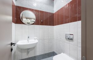 Szamba bezodpływowe plastikowe – jak wybrać trwały i szczelny zbiornik?