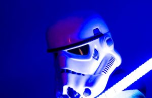 Na co zwrócić uwagę, kupując repliki mieczy świetlnych dla fana science fiction?